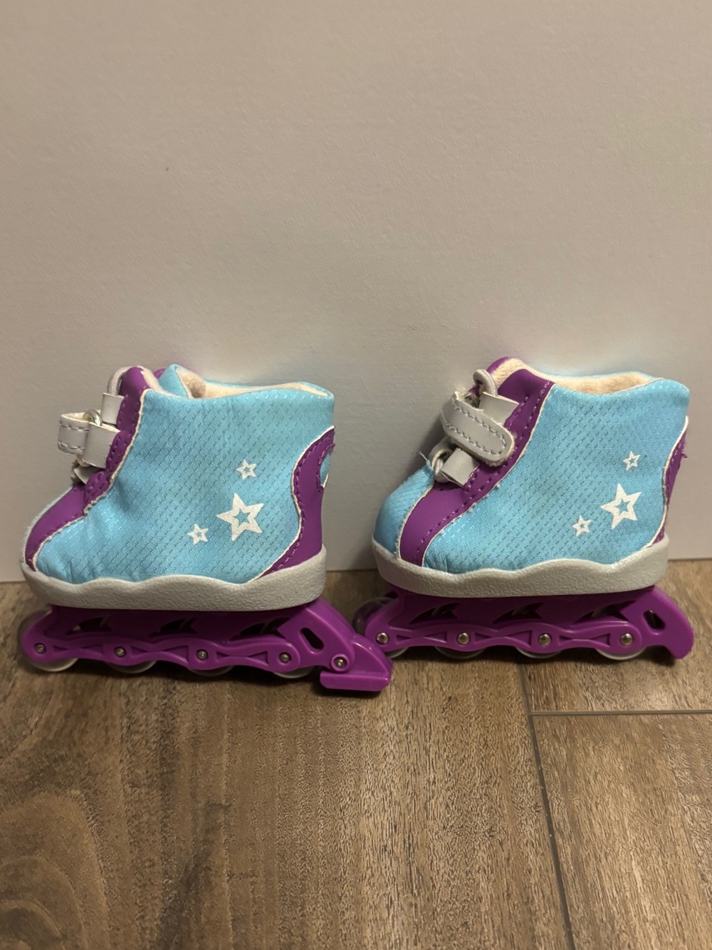 2013 American Girl Doll Roller Blades
